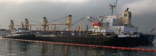 Barge-delivering-bunker-fuel