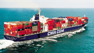 Stable containership underway